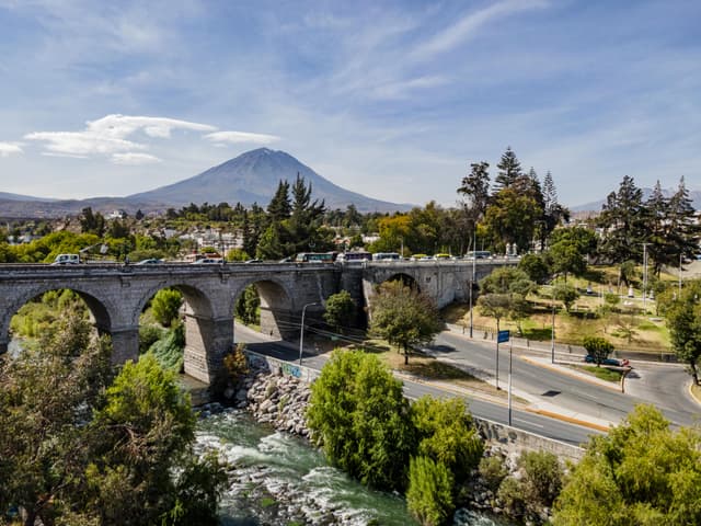 Arequipa como Centro Logístico Estratégico: El Rol de Grupo Fatima en la Distribución Moderna